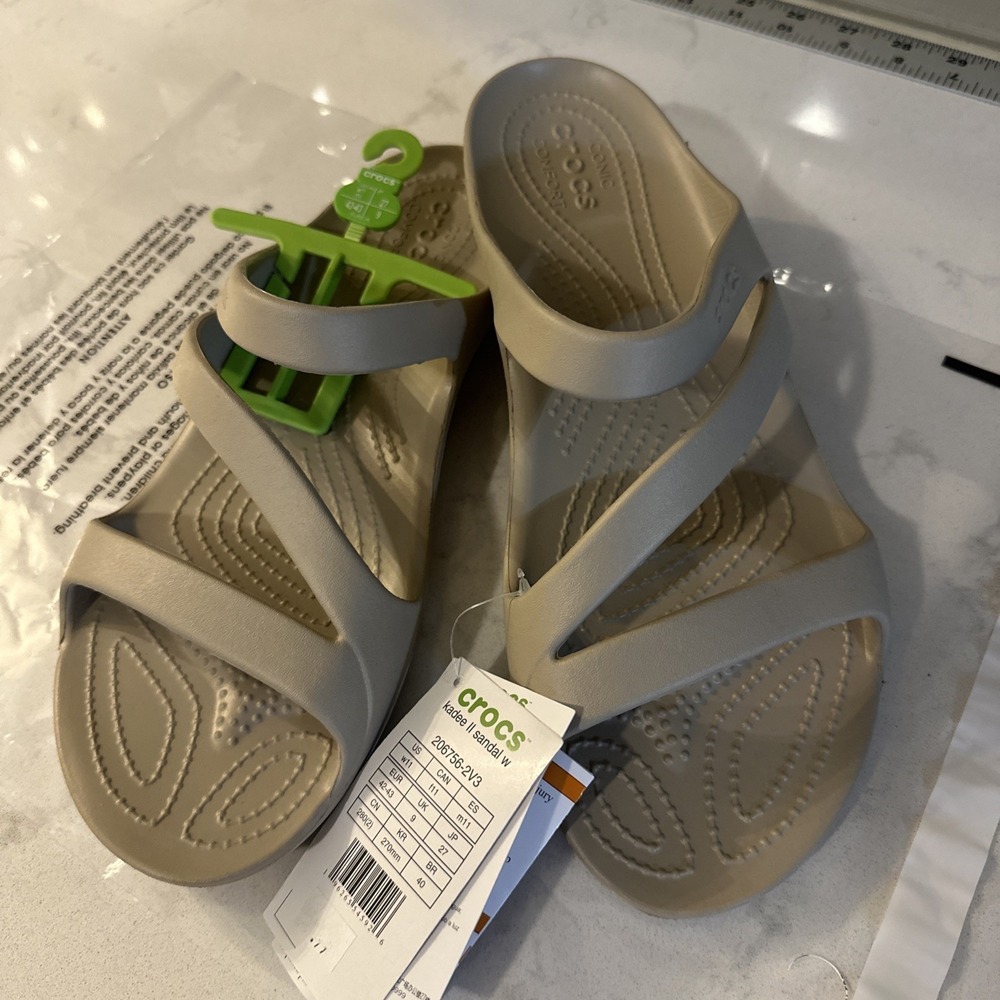 Crocs Kadee II Cobblestone Sandals. Sz 11. NWT!!